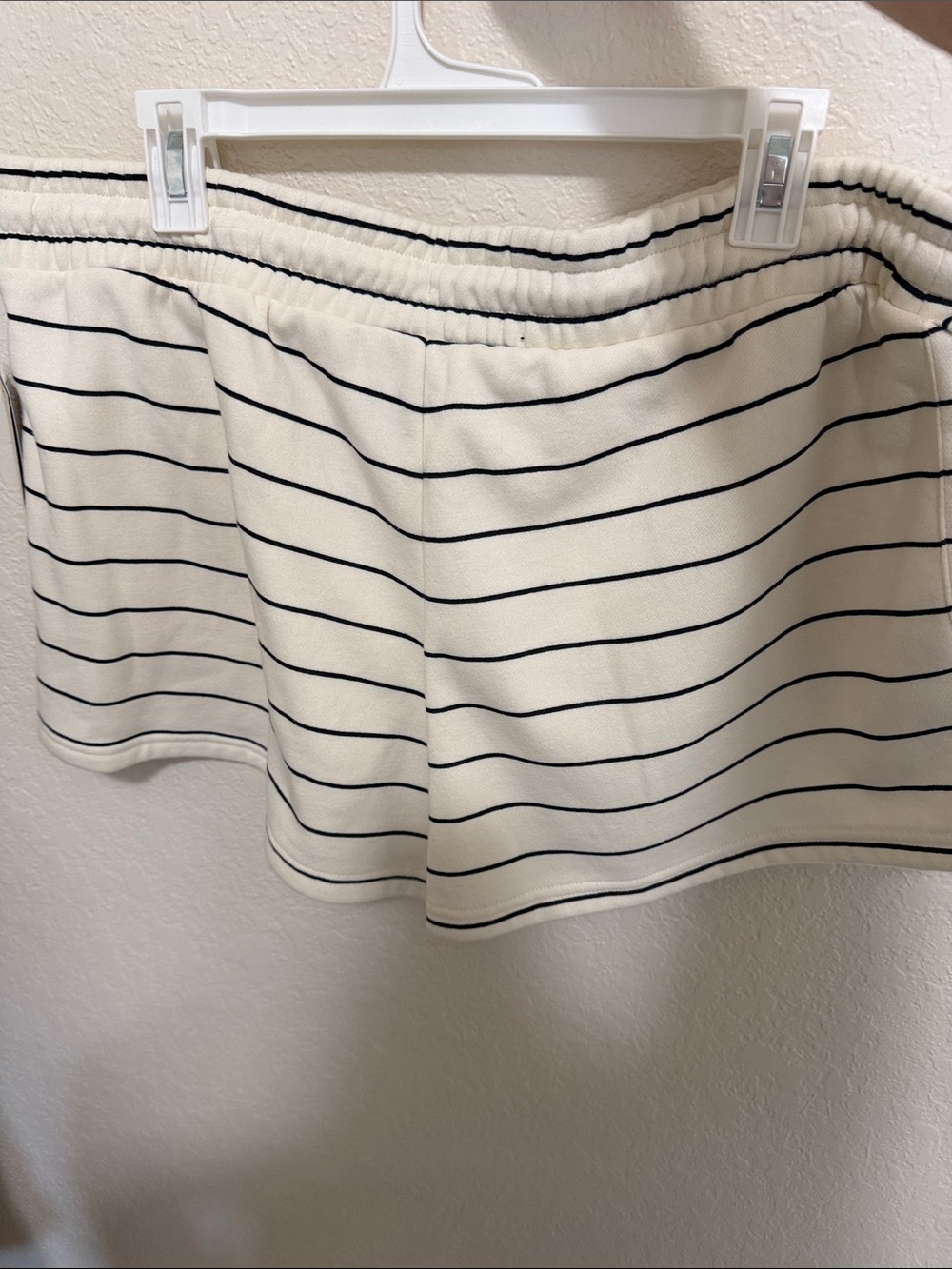 Universal Thread Cream and Black Striped Women's Lounge Shorts - Picture 2 of 3